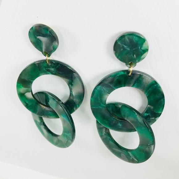 Flat Circle Double Drops in Green - Picture 2 of 4